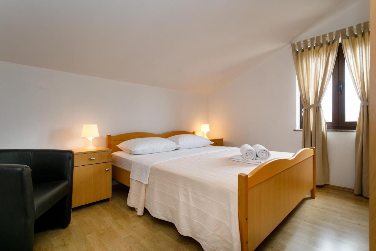 Apartman Sintic คิร์ก ภายนอก รูปภาพ